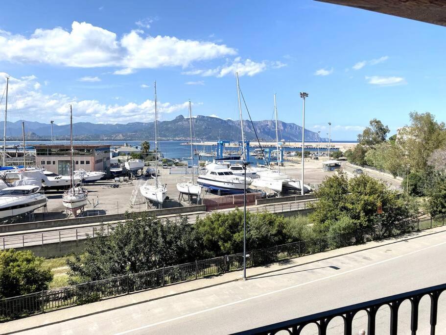 Appartamento Con Terrazza Vista Mare. อาร์บาตักซ์ ภายนอก รูปภาพ